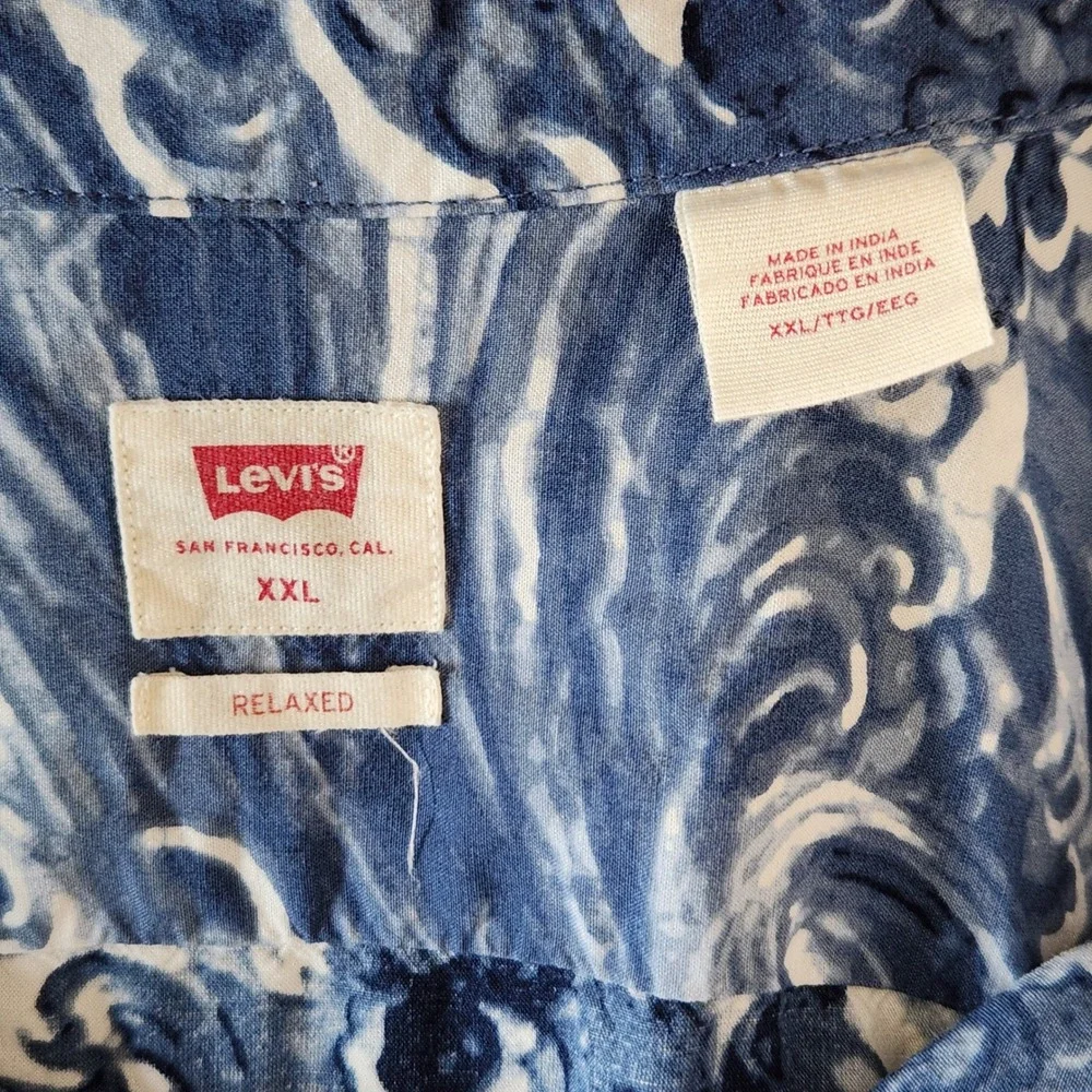 Levis Classic Camp Shirt Mens XXL Blue Waves Print Relaxed Fit Short Sleeve